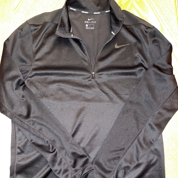 Nike Other - Nike Golf - men’s pullover size M - NEW